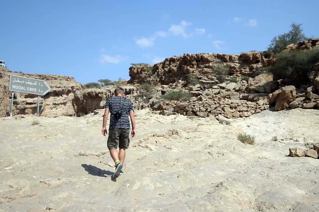 Wanderweg zur Muqal Cave im Wadi Bani Khalid