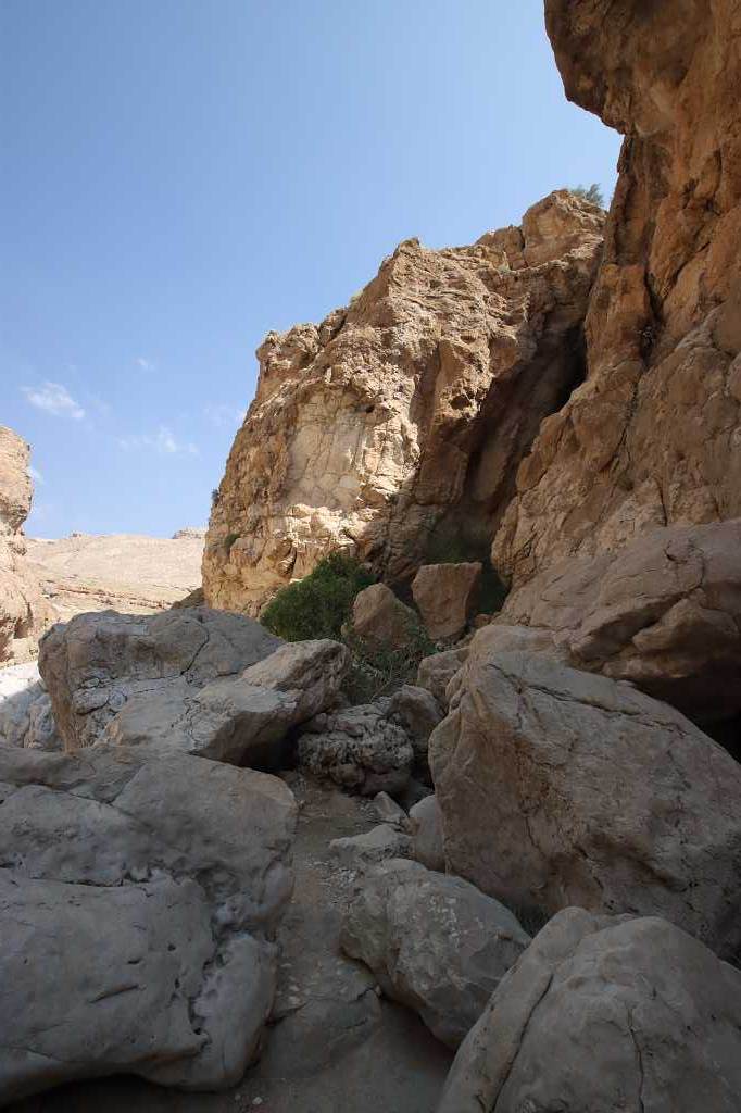 Wanderweg zur Muqal Cave im Wadi Bani Khalid