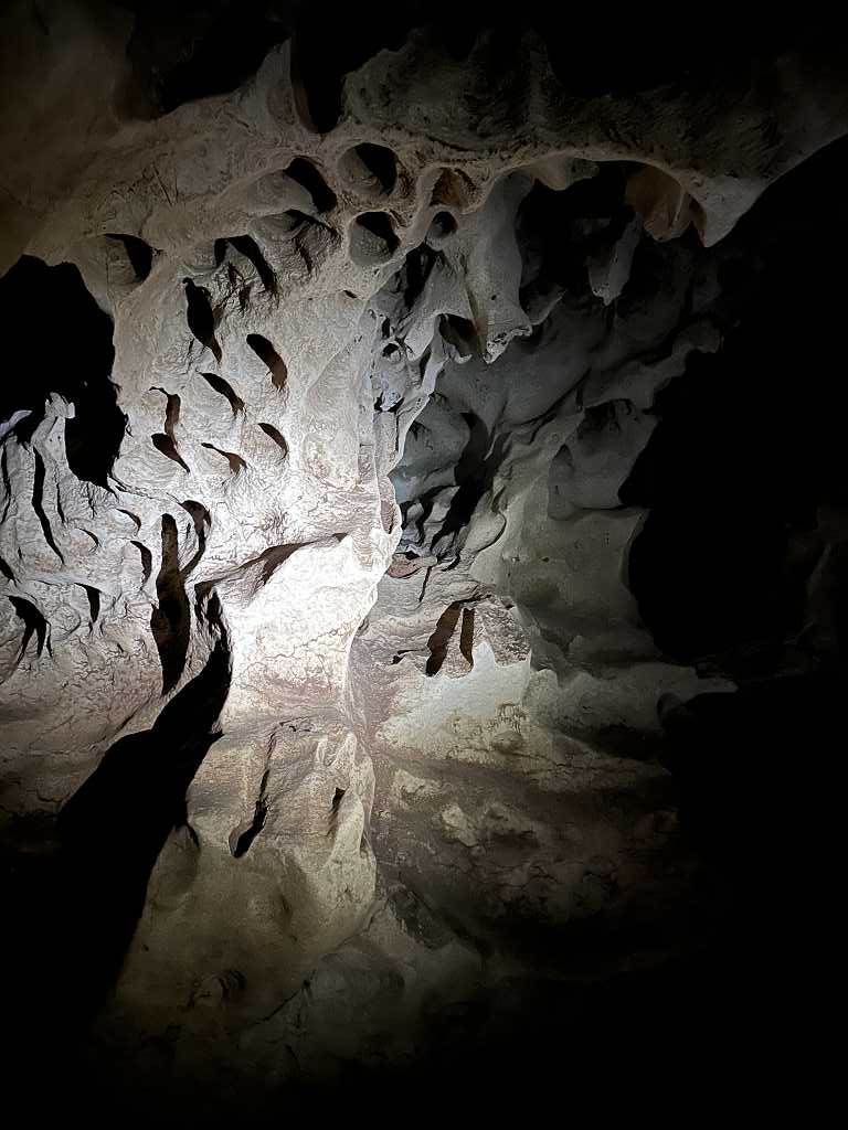 In der Muqal Cave