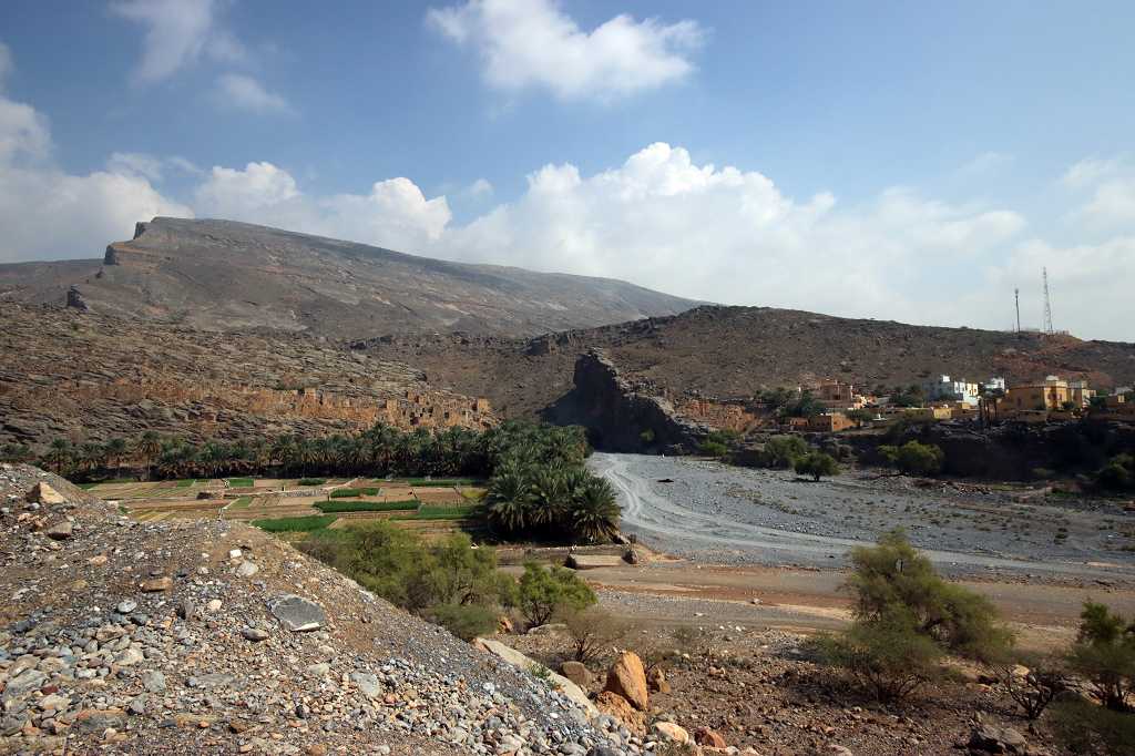 Blick auf Ghul und die 4x4-Piste ins Wadi