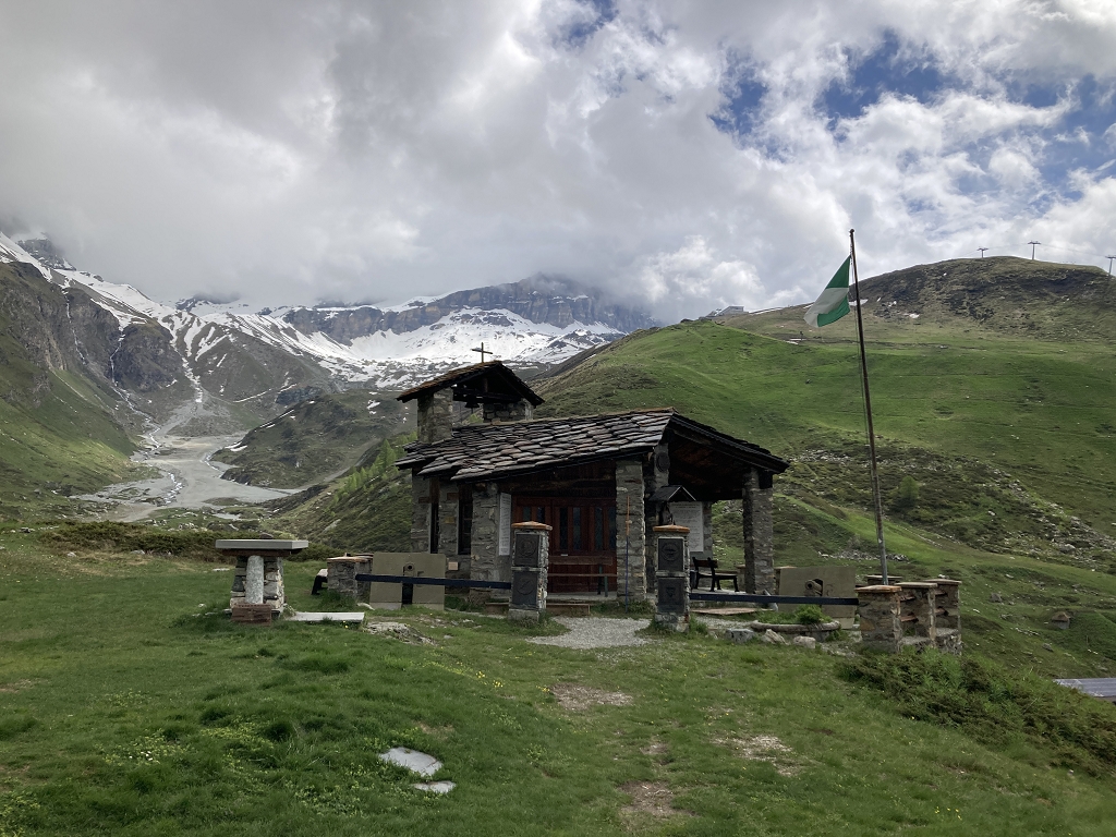 Chiesetta degli Alpini in Breuil-Cervinia
