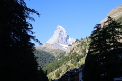Matterhornblick am Morgen ohne Wolken