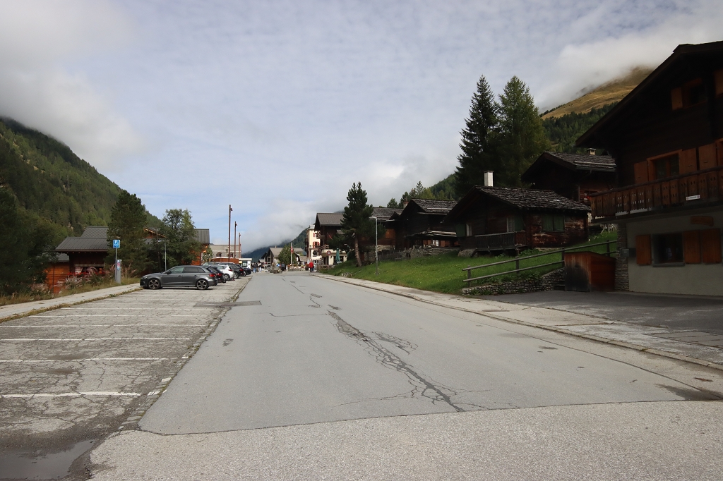 Von Zinal ins Tal Plats de la Lée
