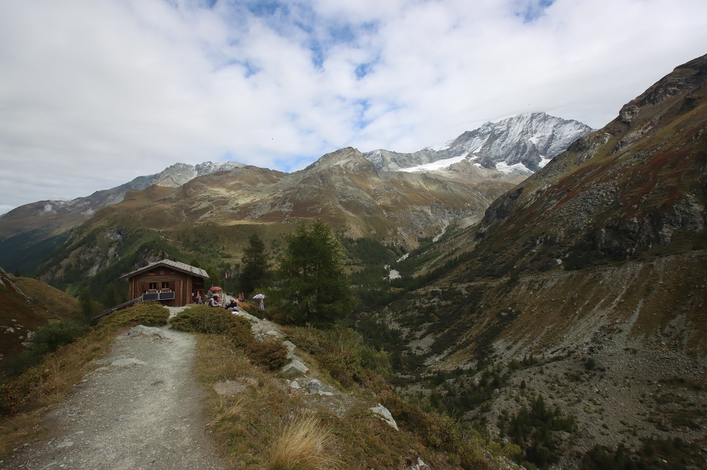 Abstieg von der Petit Mountet nach Zinal