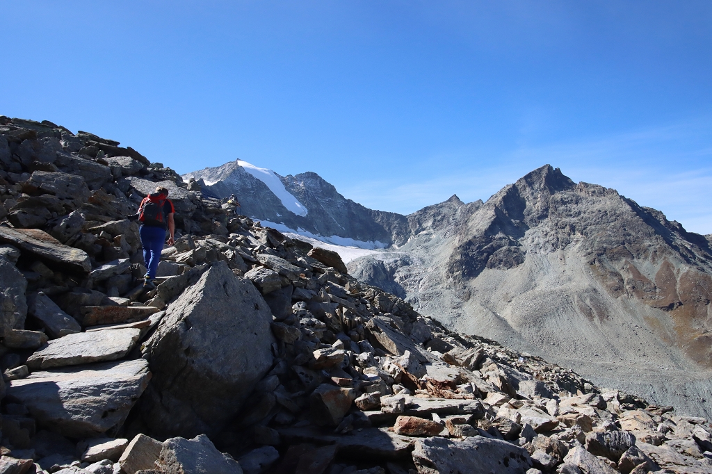Die letzten Meter geht es über Blockgelände in Richtung Cabane de Moiry