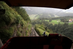 Mit der Reichenbachfallbahn ins Tal