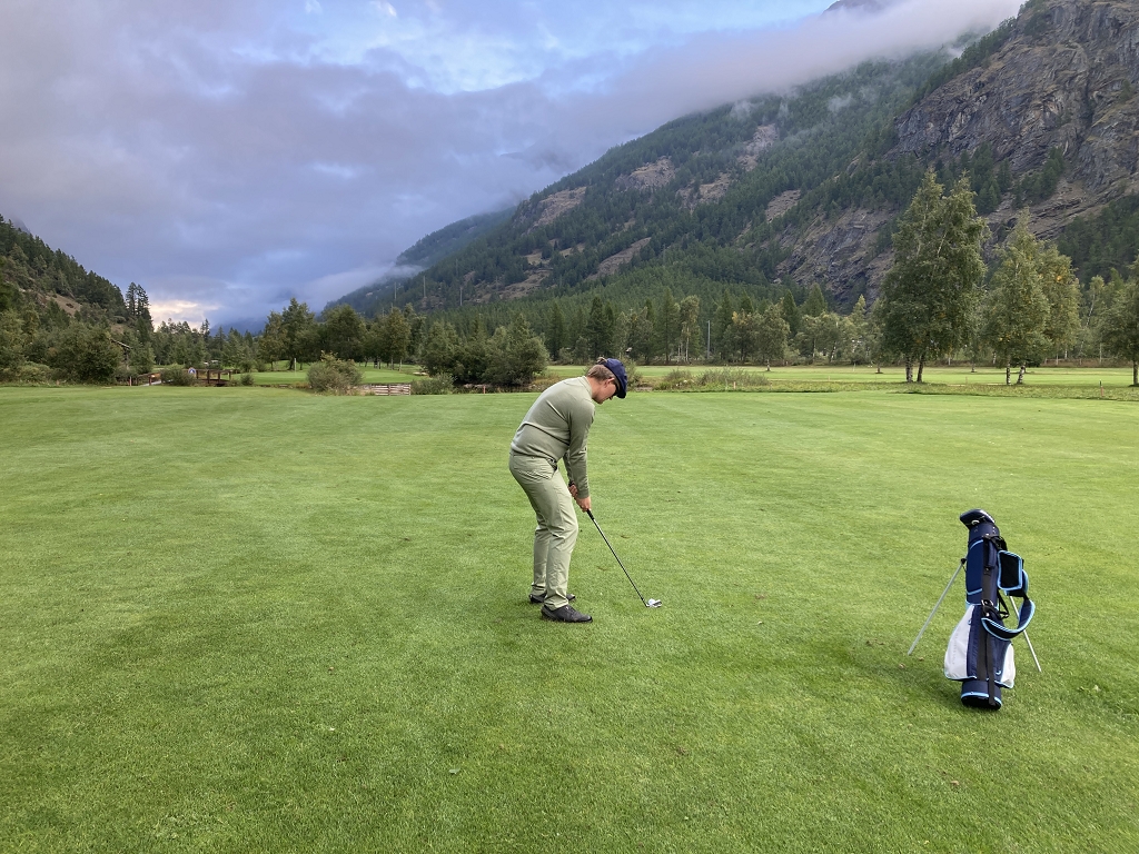 4. Loch auf dem Matterhorn Golfplatz in Täsch