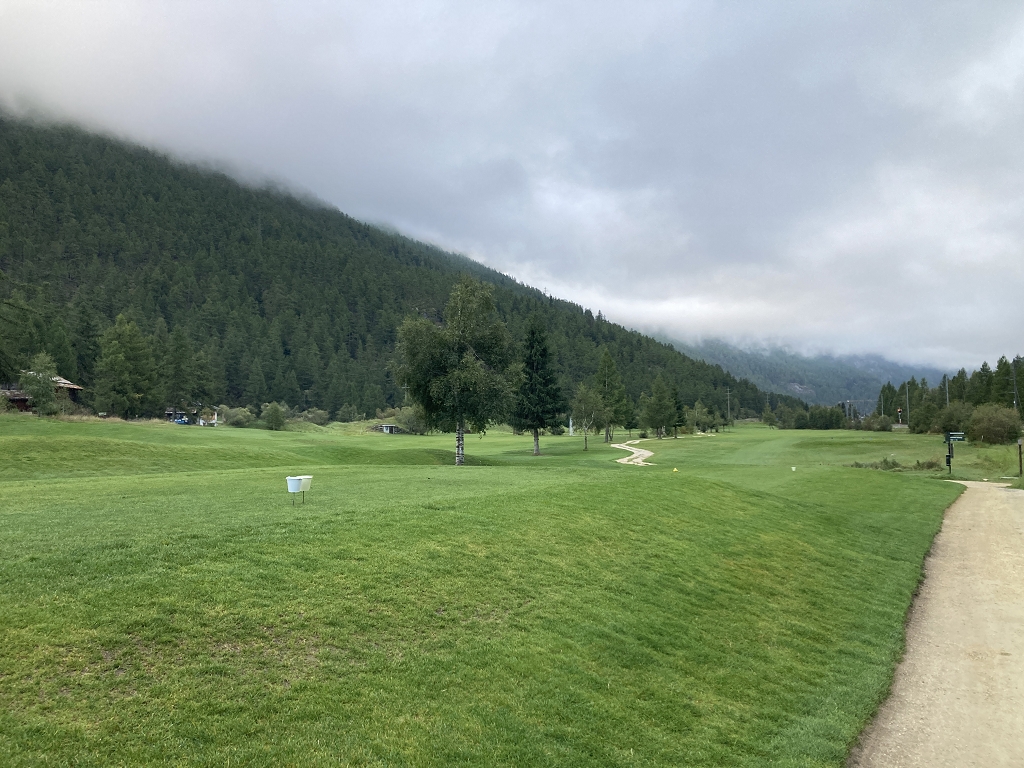 Bahn 8 auf dem Matterhorn Golfplatz in Täsch