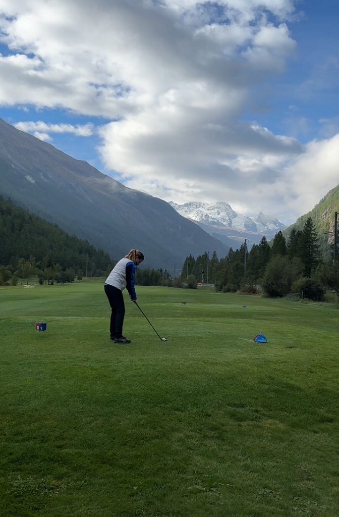 Bahn 8 auf dem Matterhorn Golfplatz in Täsch