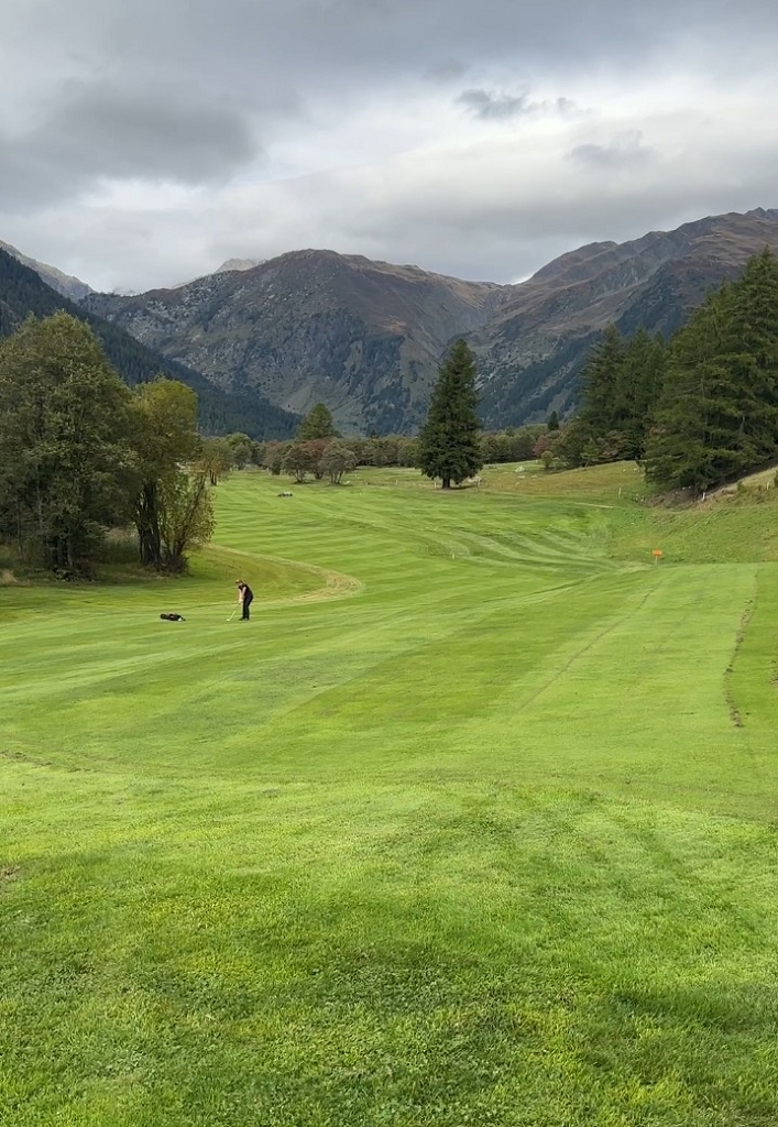 3. Loch auf dem Golfplatz Goms