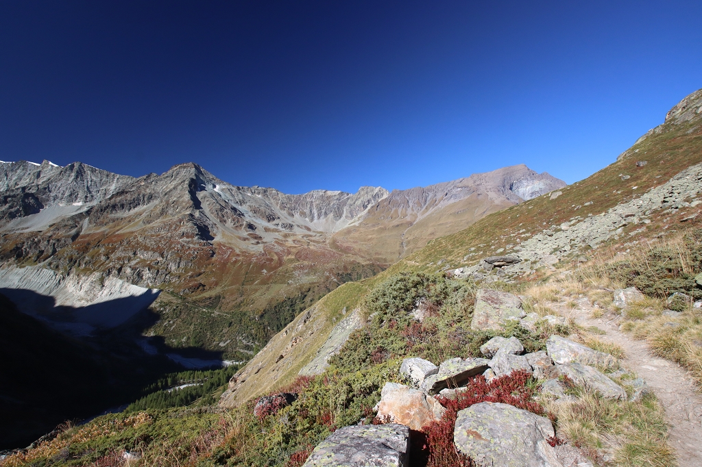 Vom Lac d’Arpitettaz zur Cabane Arpitettaz auf 2.786 Metern Höhe