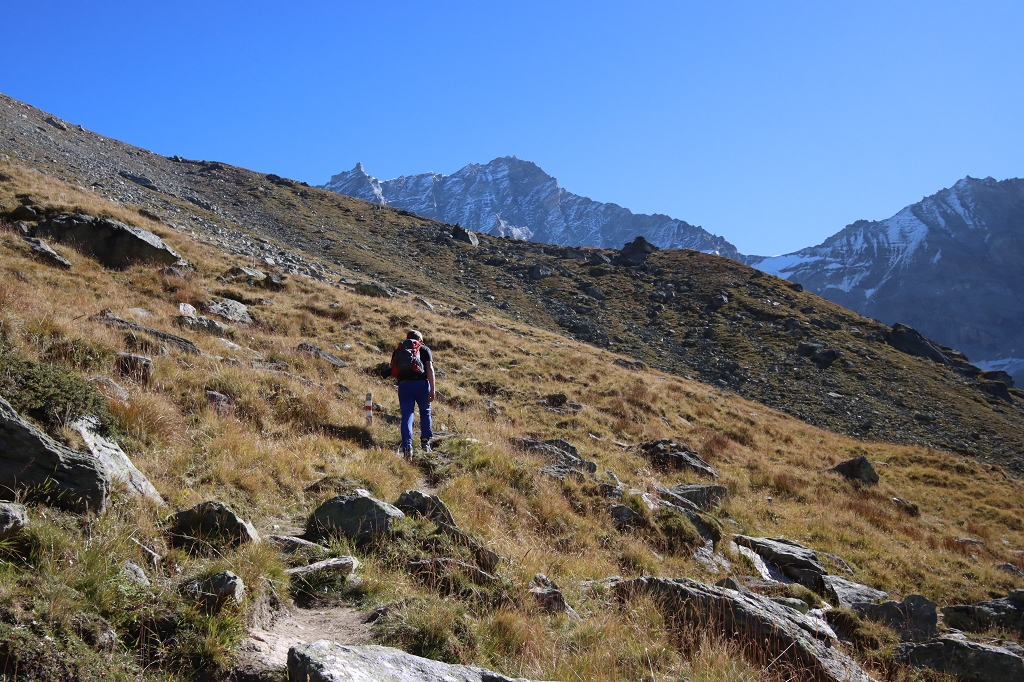 Vom Lac d’Arpitettaz zur Cabane Arpitettaz auf 2.786 Metern Höhe