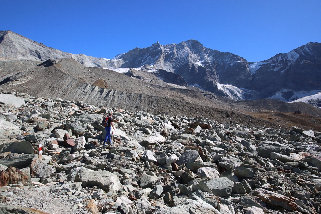 Finaler Anstieg zur Cabane Arpitettaz auf 2.786 Metern Höhe