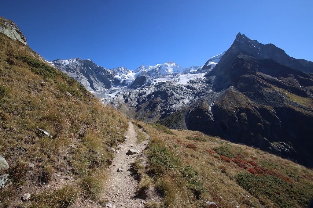Abstieg von der Cabane Arpitettaz zum Lac d’Arpitettaz