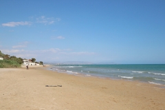 Am Strand in Punta Grande, Sizilien