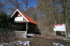 Infohütte des Natur- und Geoparks TERRA.vita am Wanderparkplatz Jägerberg
