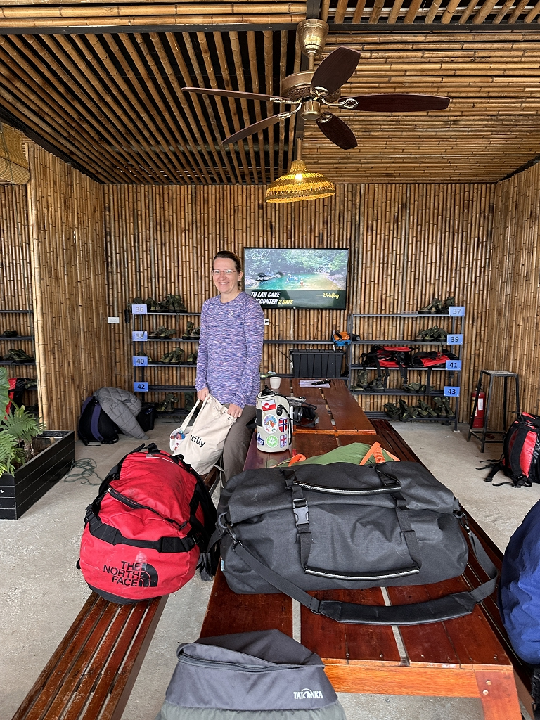 Im Basiszentrum von Oxalis Adventure in Tan Hoa