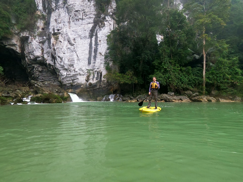 Stand-Up-Paddling an der Ken Cave