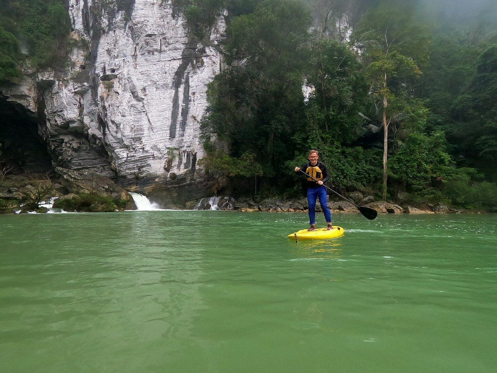 Stand-Up-Paddling an der Ken Cave
