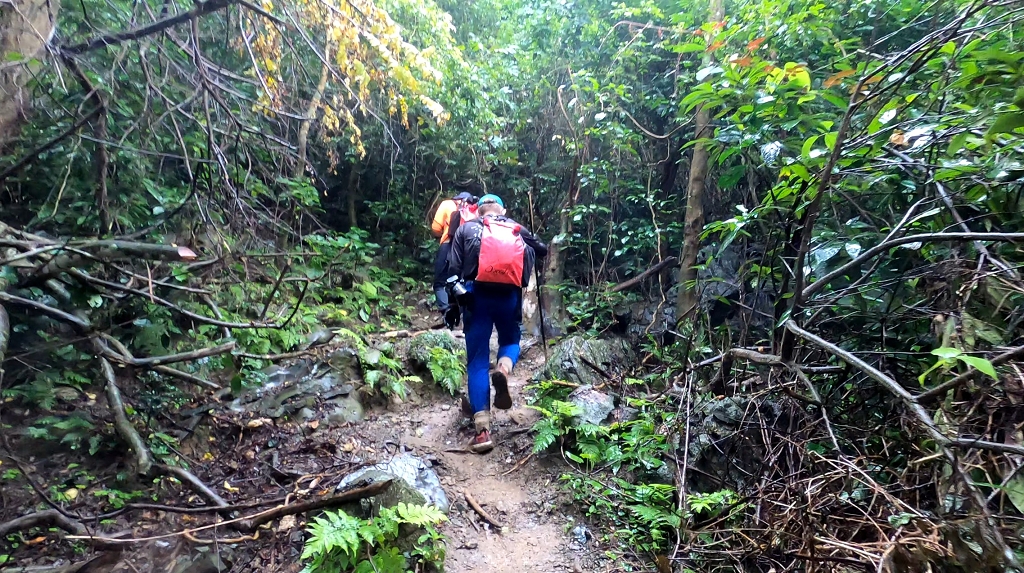Aufstieg zur Hang Hung Ton (Ton Cave)