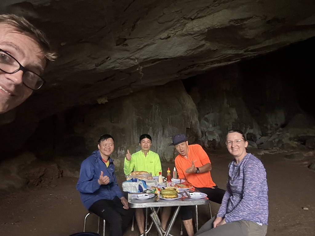 Lunch in der Hang Hung Ton (Ton Cave)