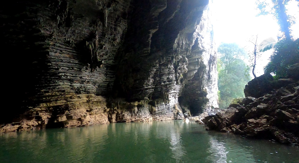 Erkundung der Ken Cave