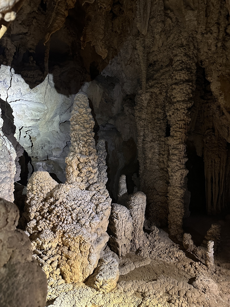 Erkundung der Ken Cave