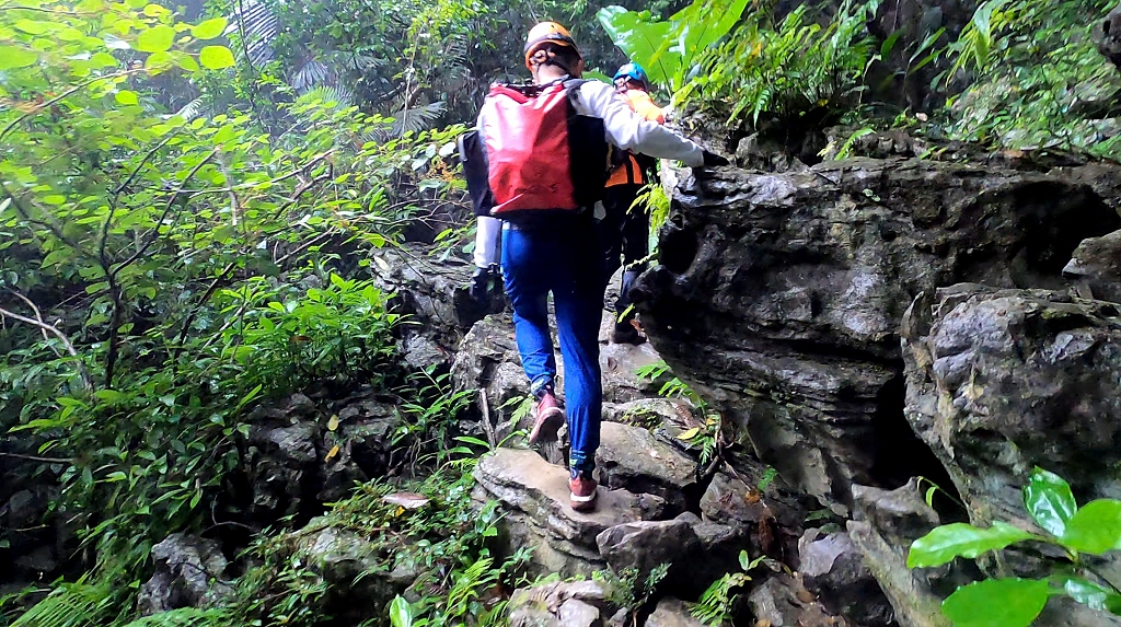Zustieg zur Kim Cave