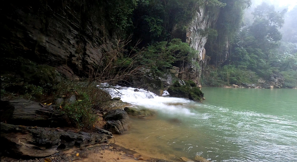 Zustieg zur Hung Ton Cave