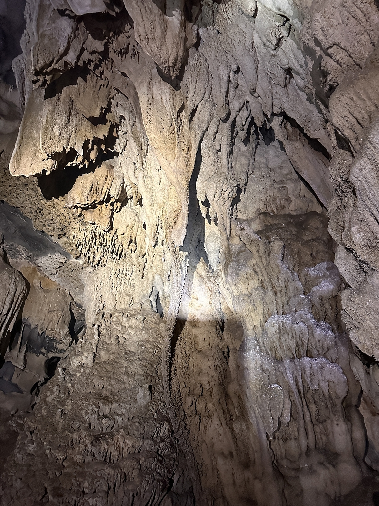 Erkundung der Tu Lan Höhle
