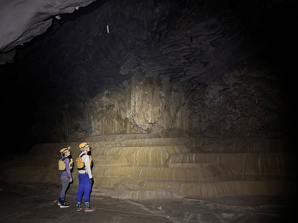 Erkundung der Tu Lan Höhle
