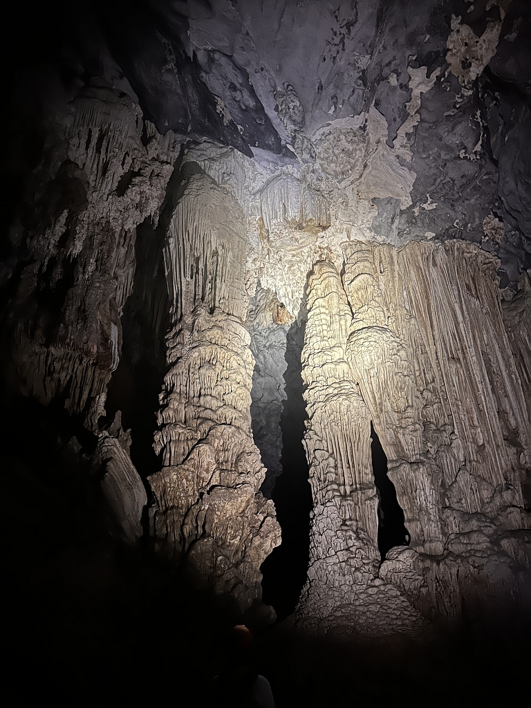 Tropfsteine in der Tu Lan Höhle