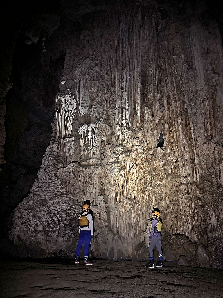 Tropfsteine in der Tu Lan Höhle