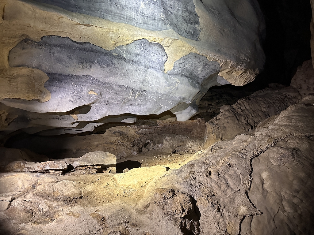 Tropfsteine in der Tu Lan Höhle
