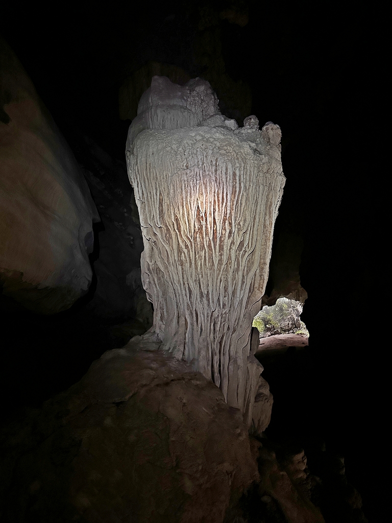 Tropfsteine in der Tu Lan Höhle