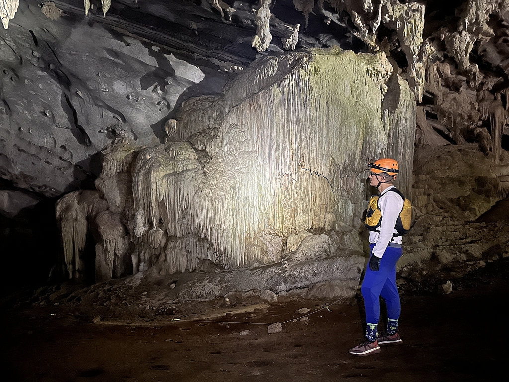 Tropfsteine in der Tu Lan Höhle
