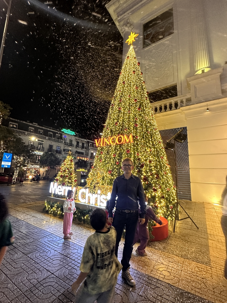 Es schneit Schaum in Dong Hoi
