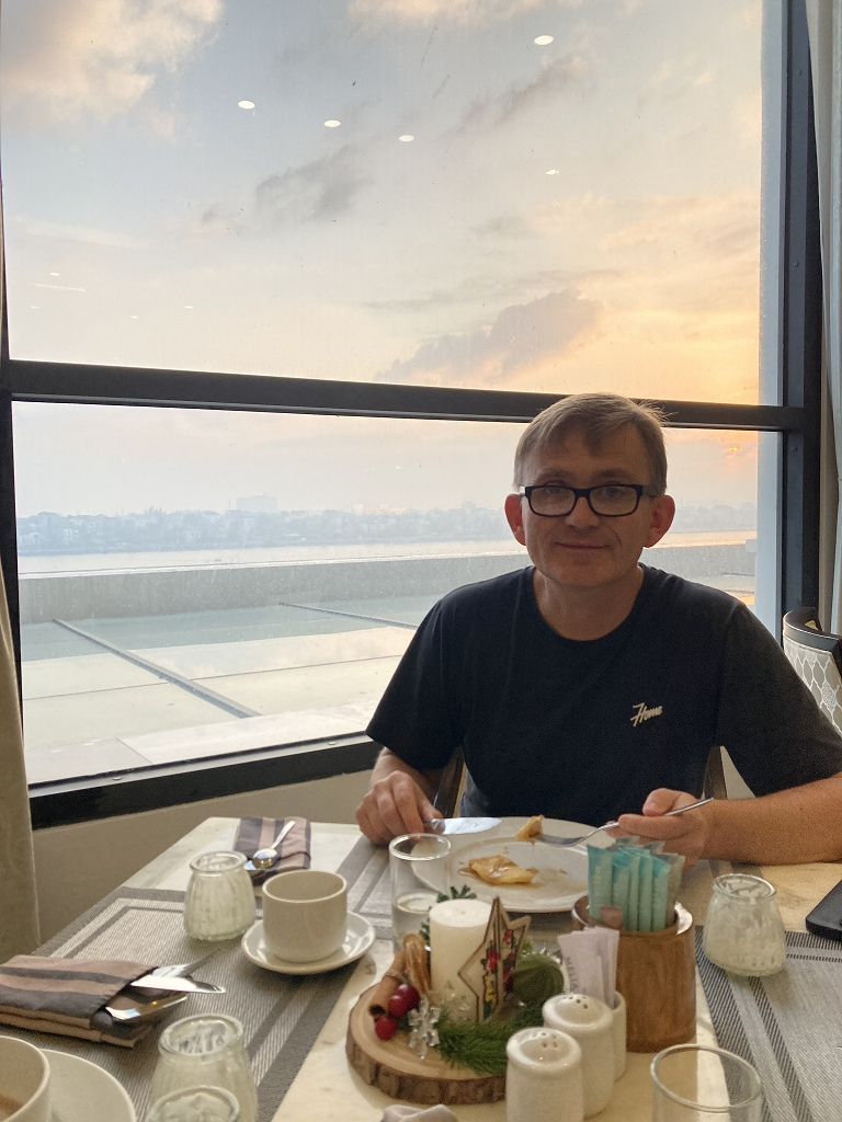 Frühstück mit Sonnenaufgang im Melia Vinpearl in Dong Hoi