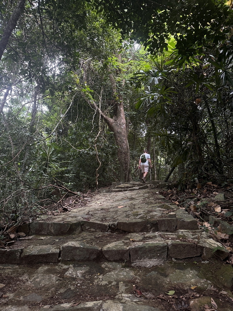 Wanderung zu den Stränden Dat Tham und Bãi Bàng im Con Dao National Park