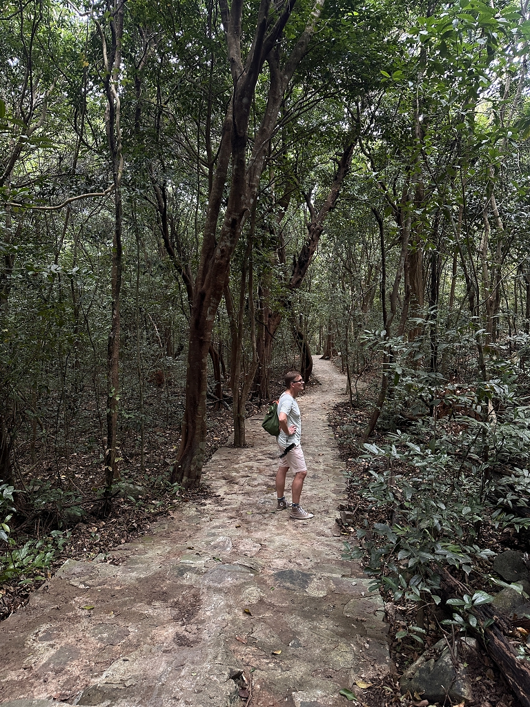 Wanderung zu den Stränden Dat Tham und Bãi Bàng im Con Dao National Park