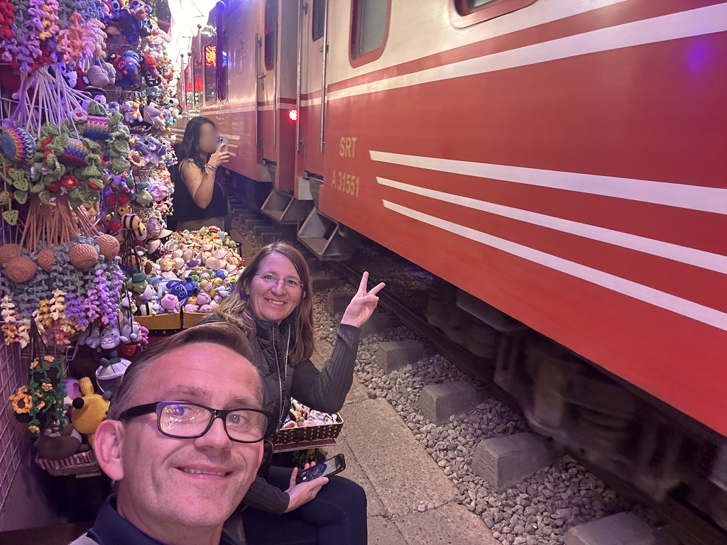 Zugdurchfahrt Hanoi Train Street