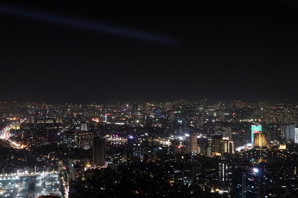 Ausblick von der Roof-Top-Bar "Top of Hanoi"