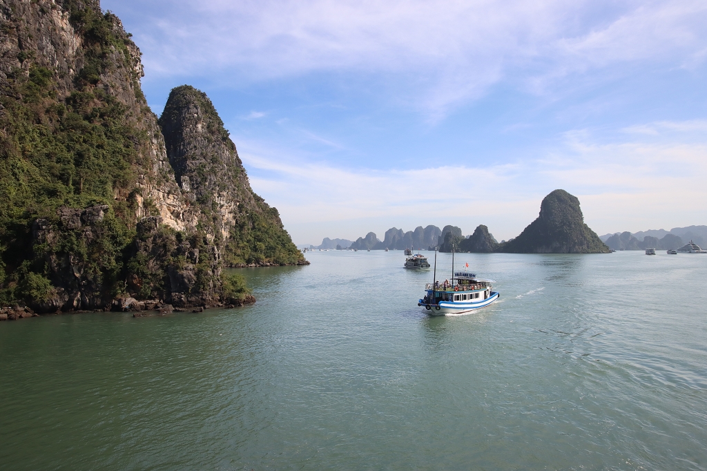 Karstfelsen in der Halongbucht