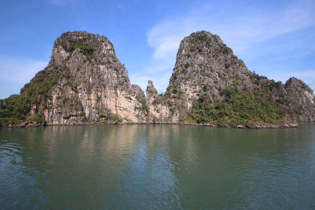 Karstfelsen in der Halongbucht