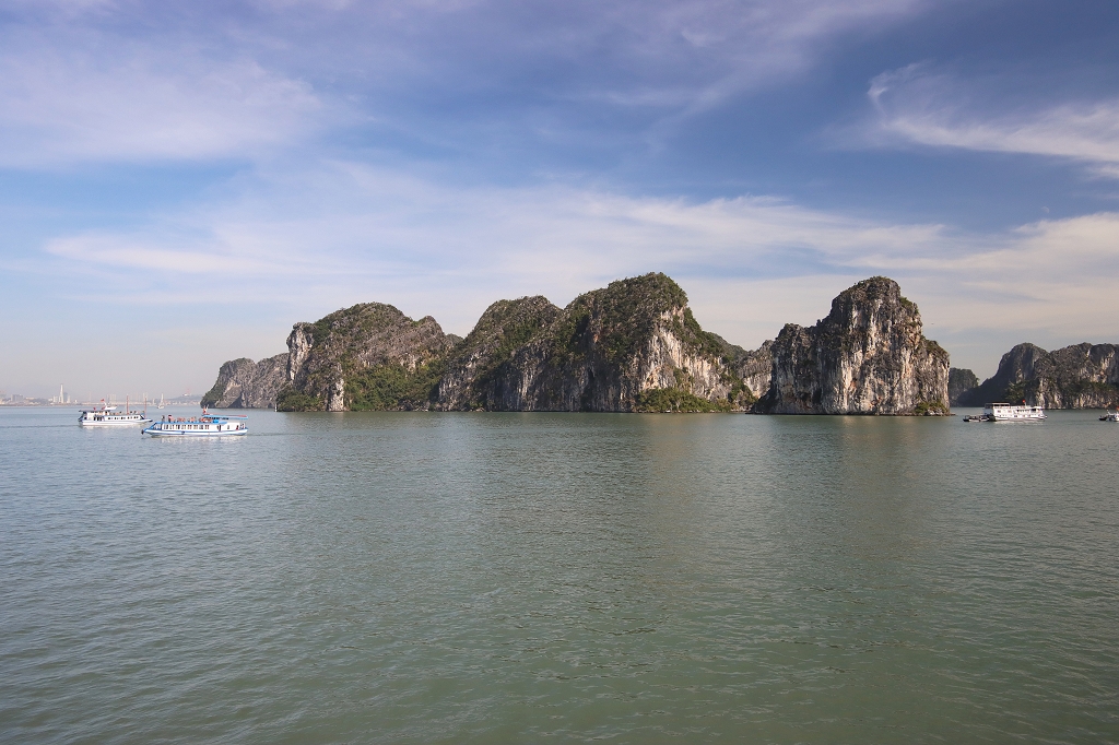 Karstfelsen in der Halongbucht