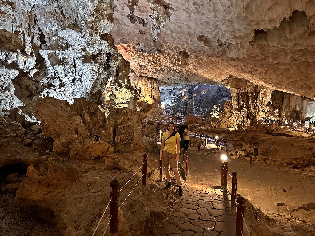 Tropfsteine in der Sung Sot Höhle
