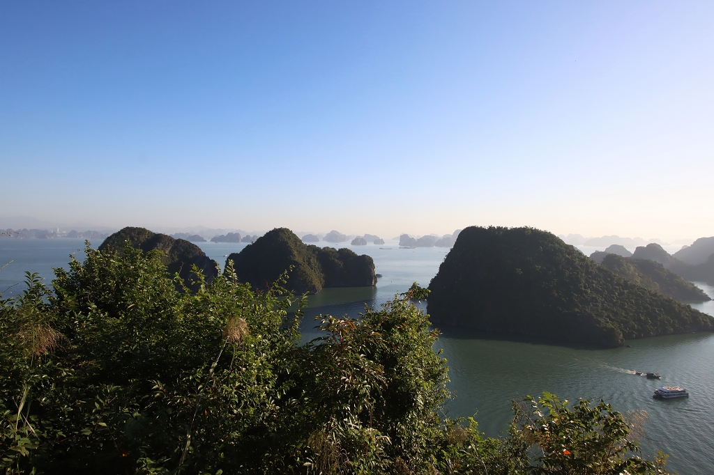 Ausblick auf die Halongbucht von der Ti Top Insel