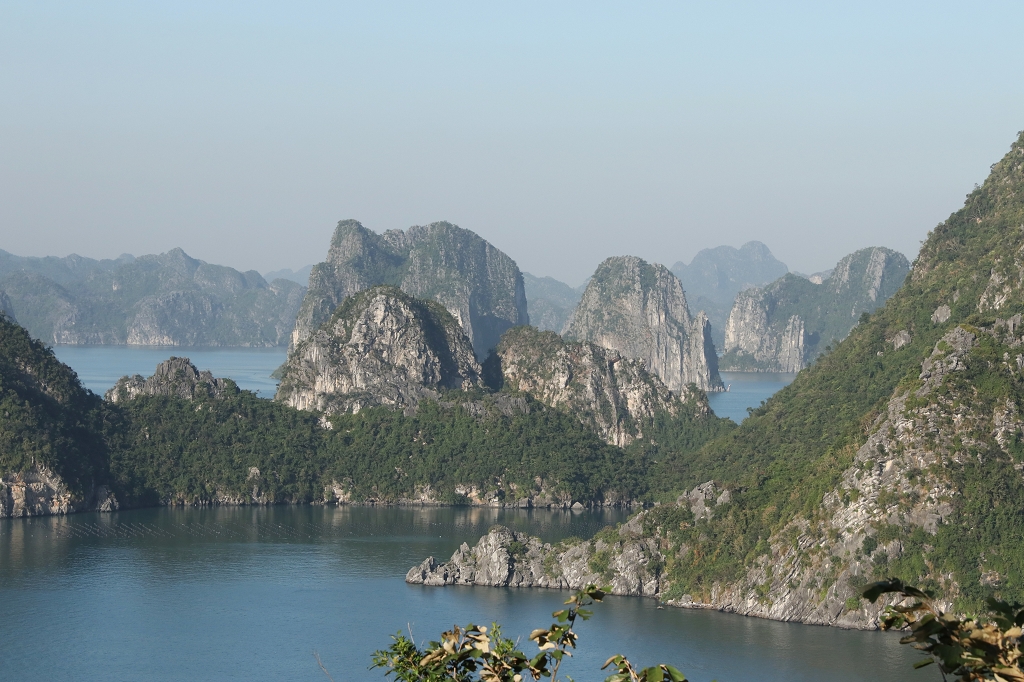 Ausblick auf die Halongbucht von der Ti Top Insel