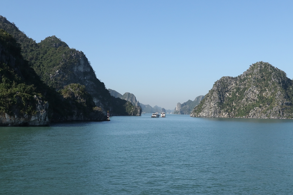 Fahrt durch die Halongbucht