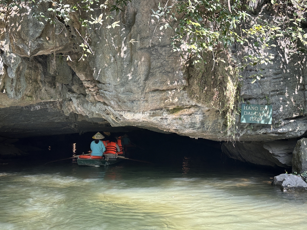 Einfahrt zur Dai Höhle (Hang Dai)